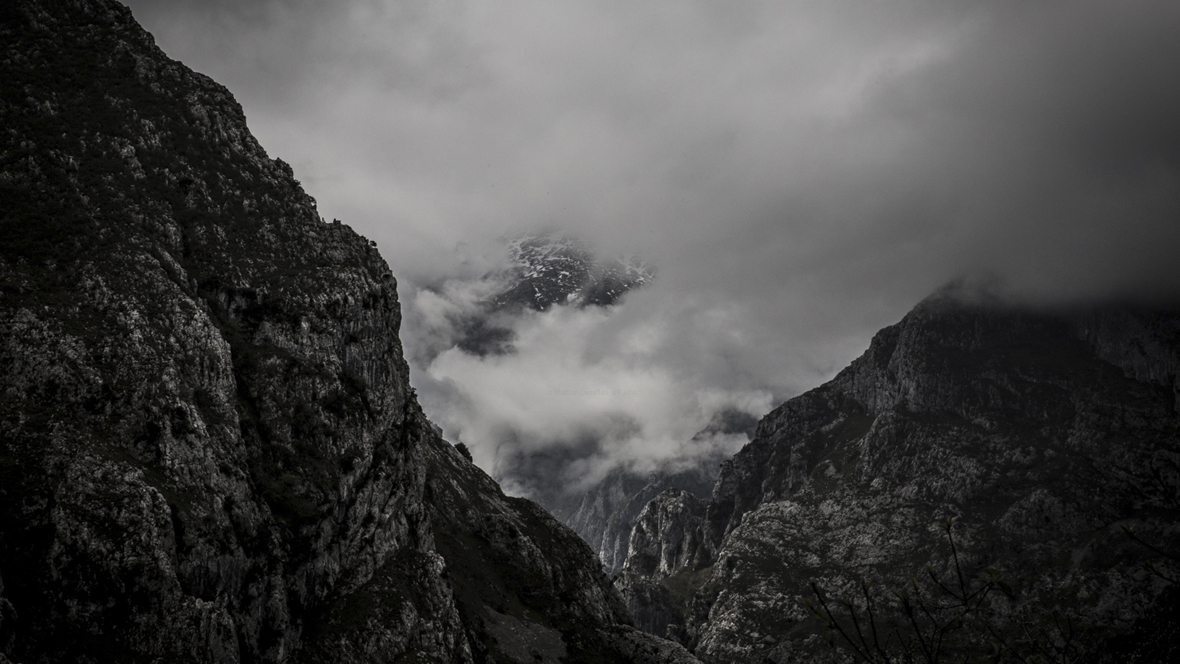 Foto aérea monte Asturiano
